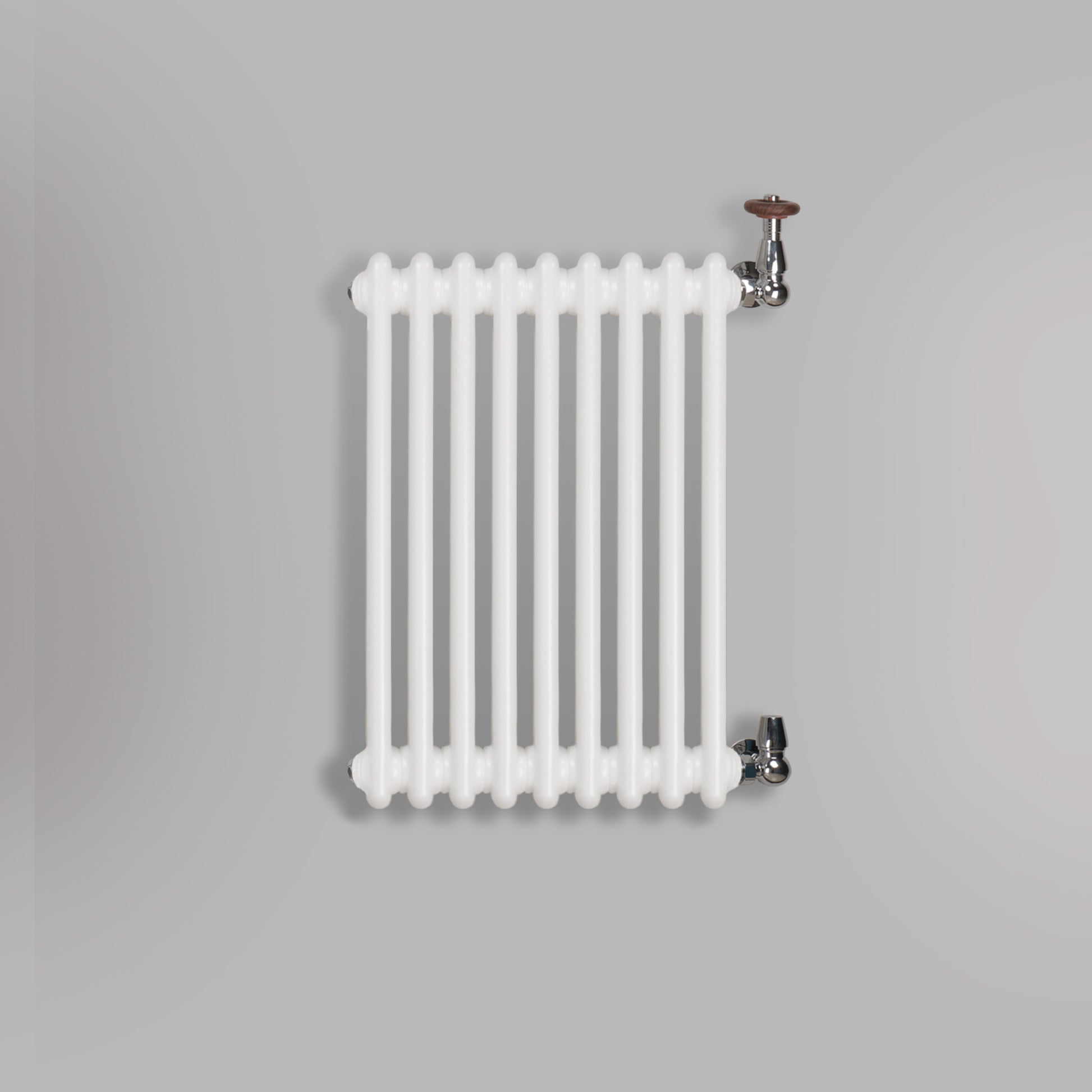 Grzejnik Dekoracyjny Żeberkowy - 2 Kolumnowy Biały - 576x425mm, gładkie tło firmy Empire