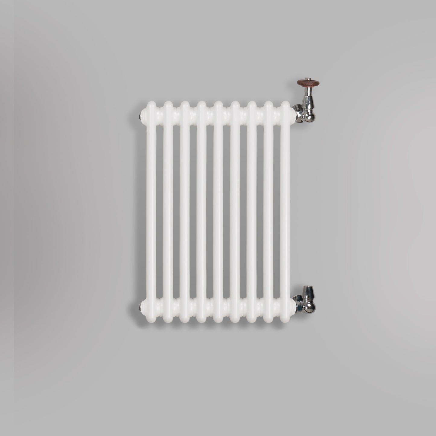 Grzejnik Dekoracyjny Żeberkowy - 3 Kolumnowy Biały - 576x425mm, gładkie tło firmy Empire