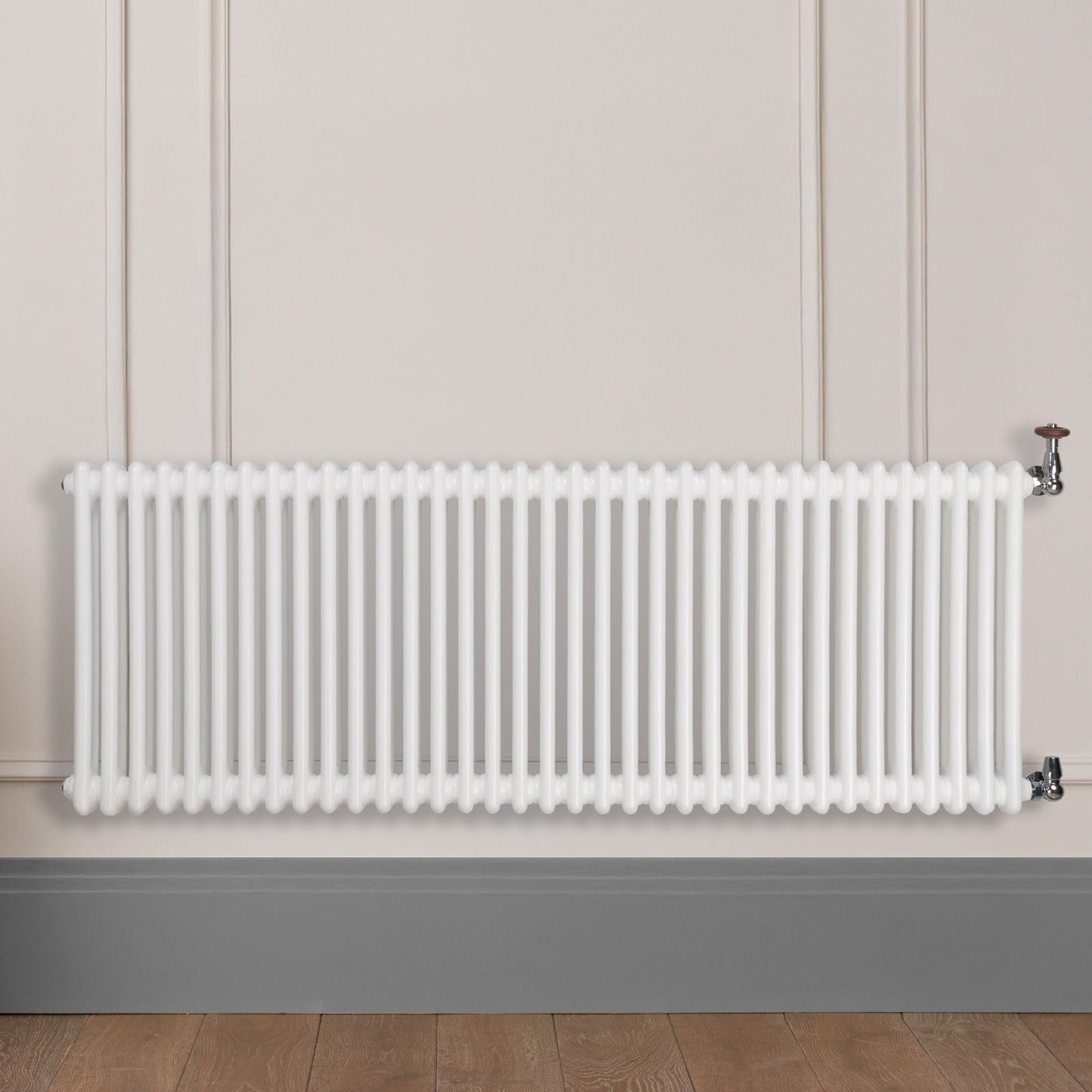 Grzejnik Dekoracyjny Żeberkowy - 2 Kolumnowy Biały - 576x1595mm, Designerski grzejnik na ścianie wyłożonej panelami Empire