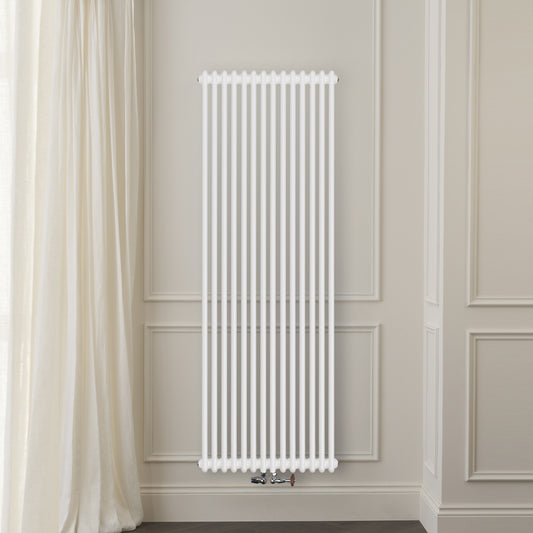 Grzejnik Dekoracyjny Żeberkowy Pionowy - 3 Kolumnowy Biały - 1800x650mm, Designerski grzejnik na ścianie wyłożonej panelami Empire