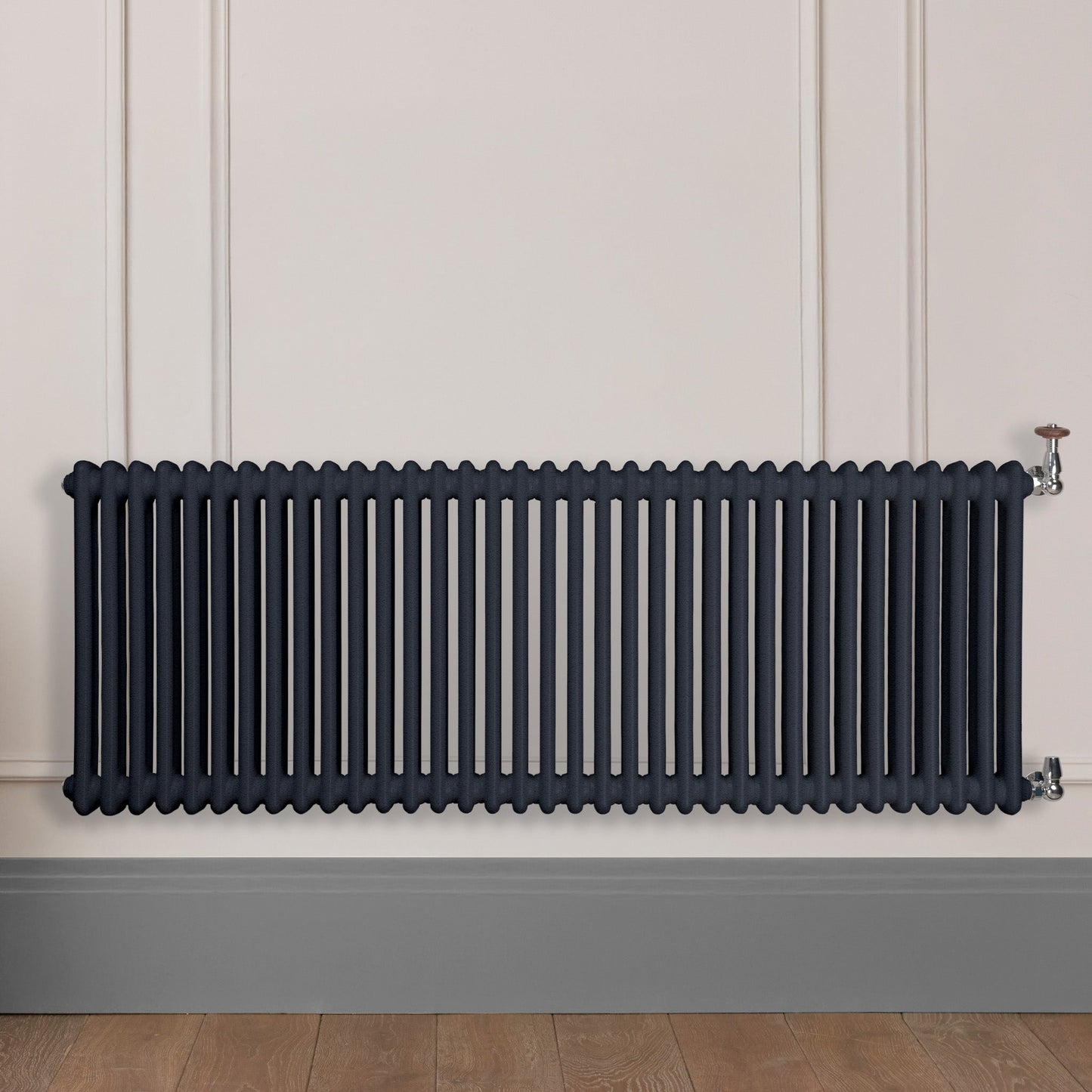 Grzejnik Dekoracyjny Żeberkowy - 2 Kolumnowy Antracytowy - 576x1595mm, poziomy grzejnik dekoracyjny w ścianie panelowej