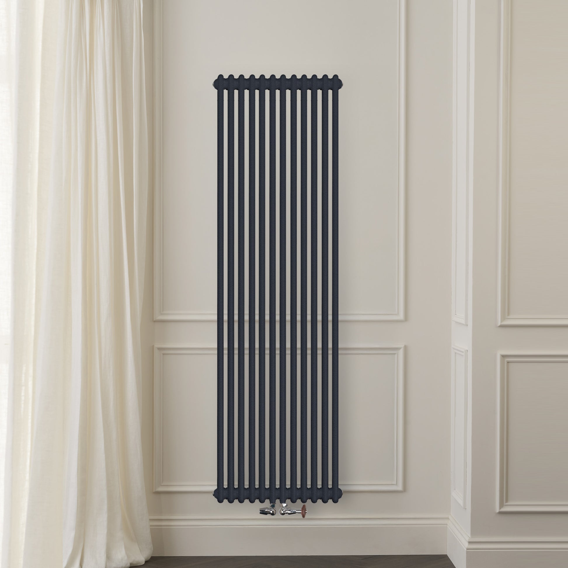 Grzejnik Dekoracyjny Pionowy - 3 Kolumnowy Szary - 1800x560mm, Designerski grzejnik na ścianie wyłożonej panelami Empire