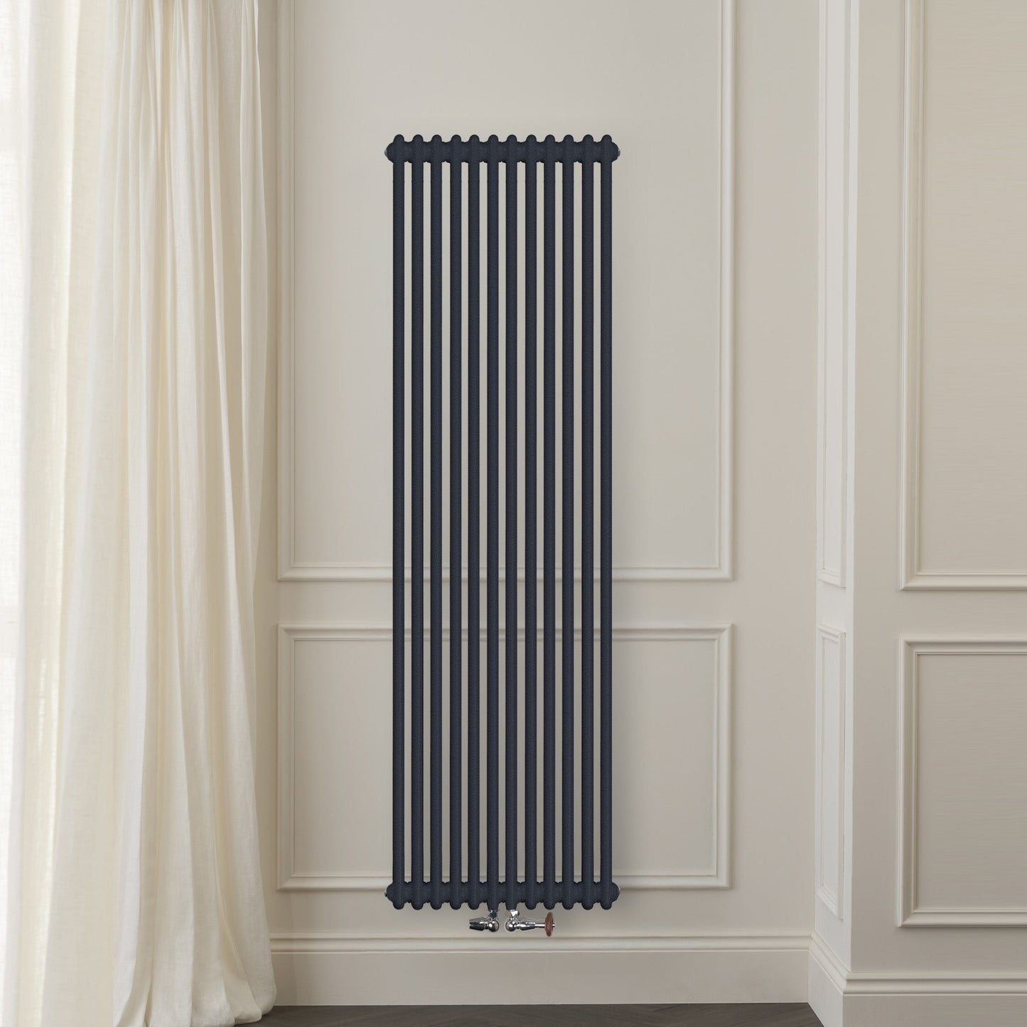 Grzejnik Dekoracyjny Pionowy - 3 Kolumnowy Antracytowy - 1800x560mm, pionowy grzejnik dekoracyjny w ścianie panelowej