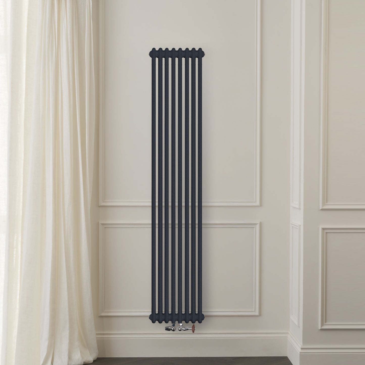 Grzejnik Dekoracyjny Pionowy - 3 Kolumnowy Szary - 1800x380mm, Designerski grzejnik na ścianie wyłożonej panelami Empire