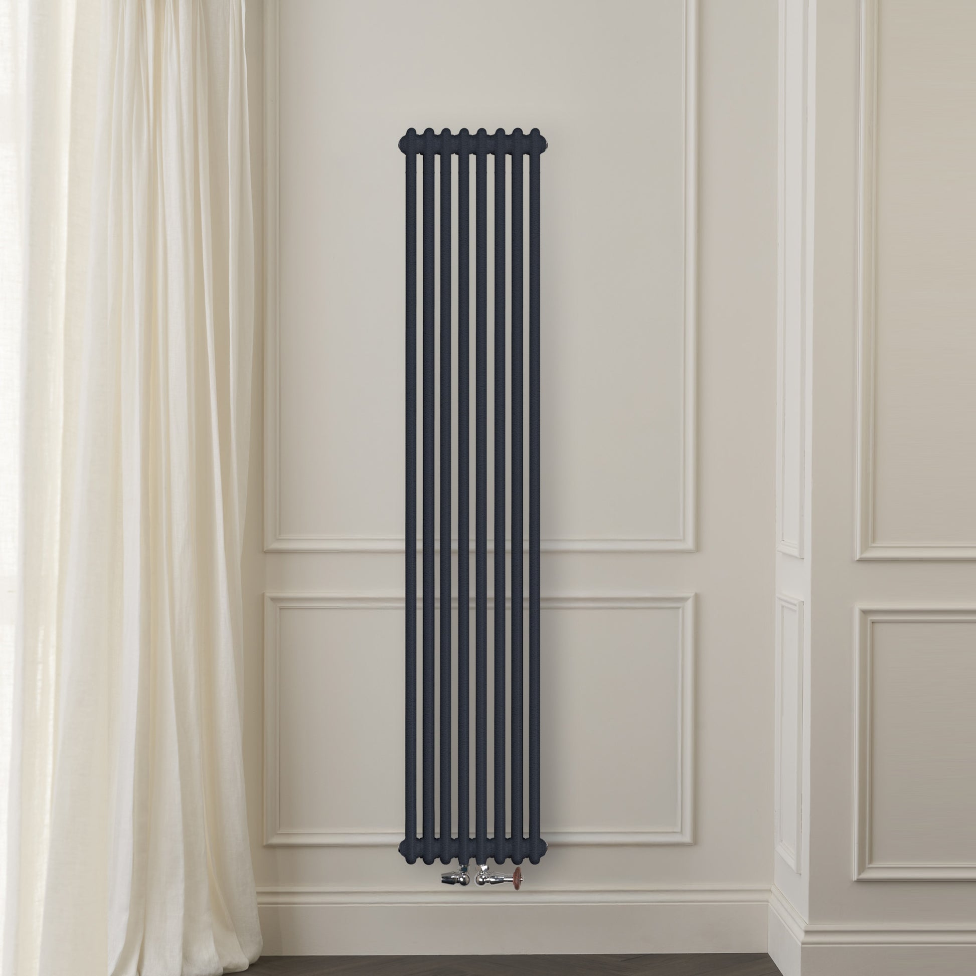 Grzejnik Dekoracyjny Pionowy - 3 Kolumnowy Szary - 1800x380mm, Designerski grzejnik na ścianie wyłożonej panelami Empire