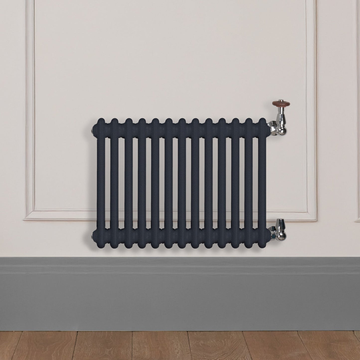 Grzejnik Dekoracyjny Żeberkowy - 3 Kolumnowy Antracytowy - 426x605mm, poziomy grzejnik dekoracyjny w ścianie panelowej