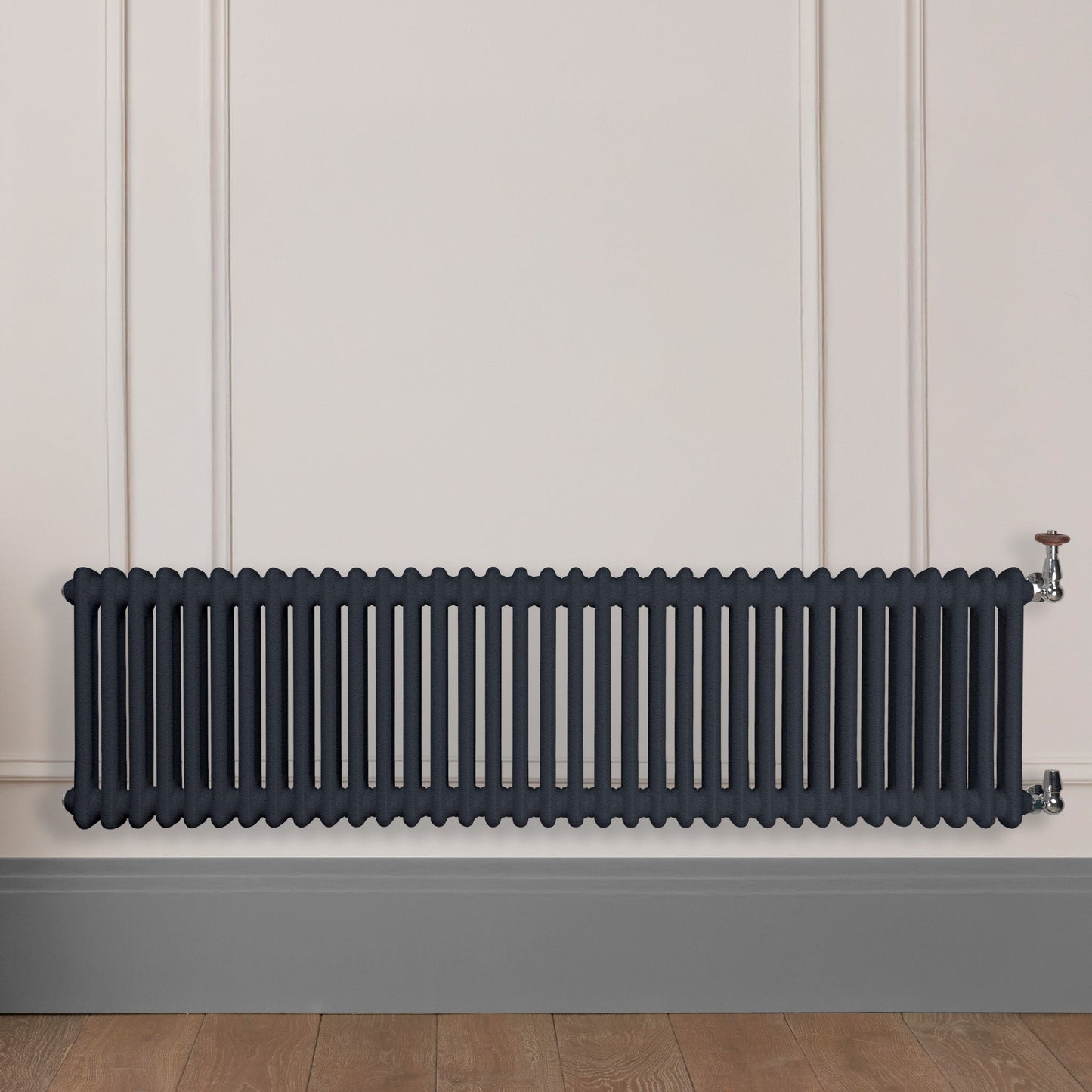 Grzejnik Dekoracyjny Żeberkowy - 3 Kolumnowy Antracytowy - 426x1595mm, poziomy grzejnik dekoracyjny w ścianie panelowej