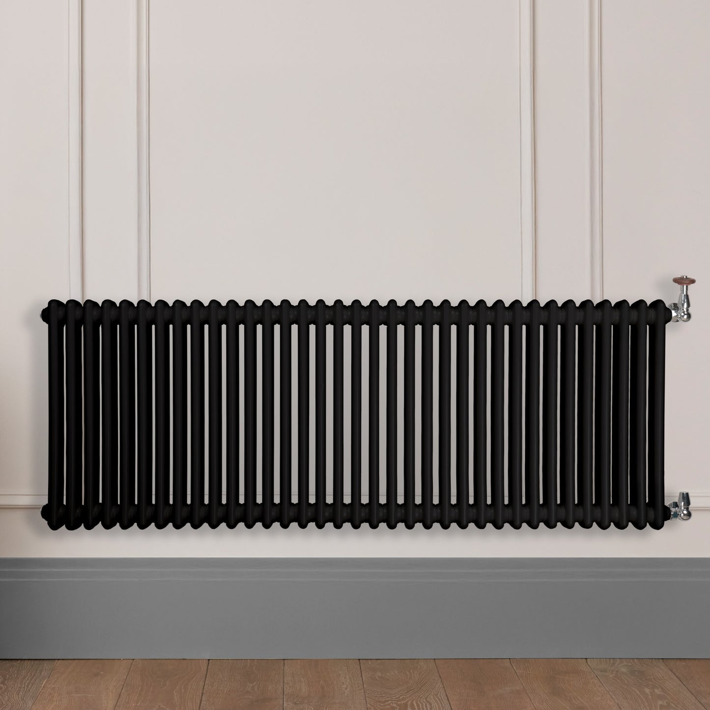 Grzejnik Dekoracyjny Żeberkowy - 2 Kolumnowy Czarny - 576x1595mm, Designerski grzejnik na ścianie wyłożonej panelami Empire