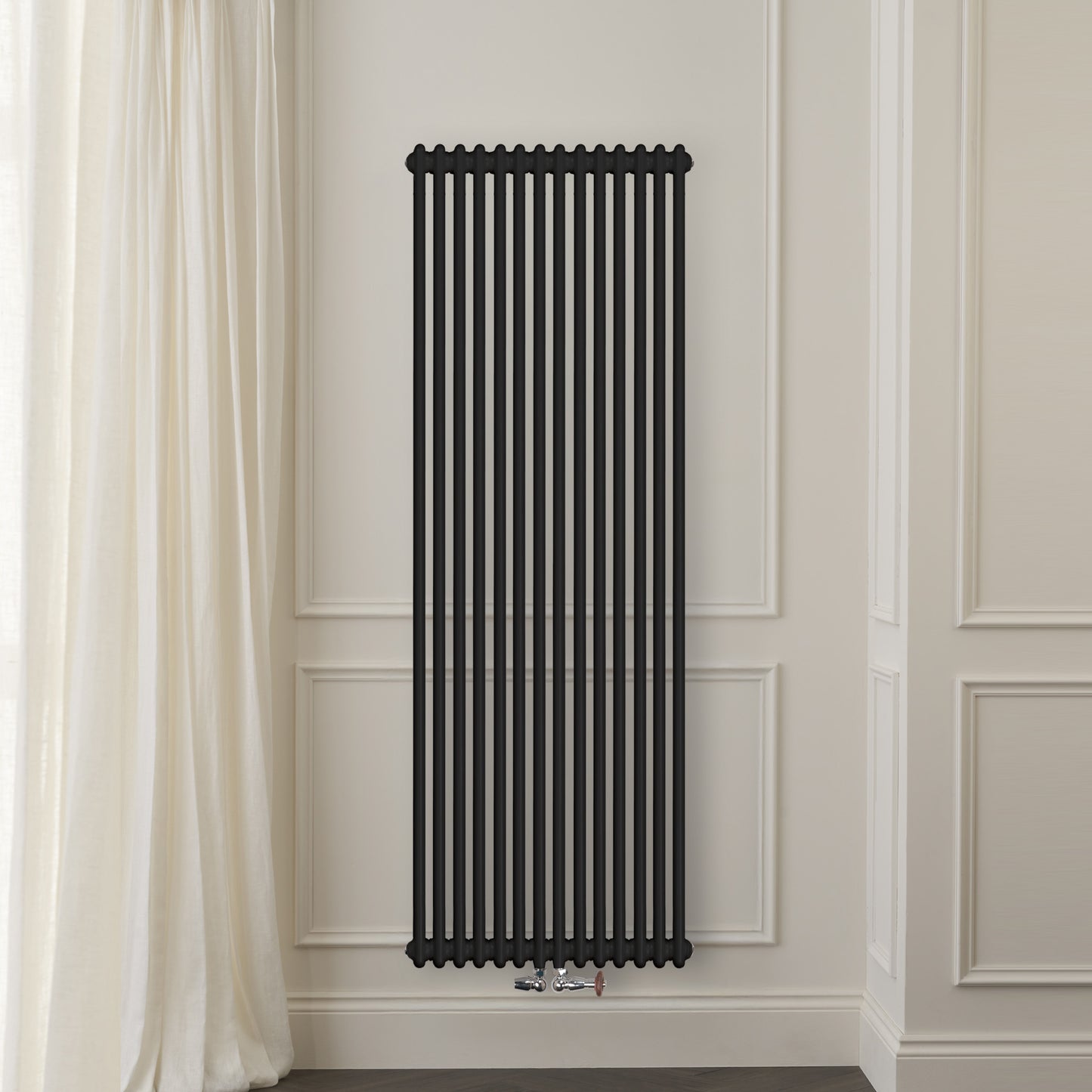 Grzejnik Dekoracyjny Pionowy - 3 Kolumnowy Czarny - 1800x650mm, Designerski grzejnik na ścianie wyłożonej panelami Empire