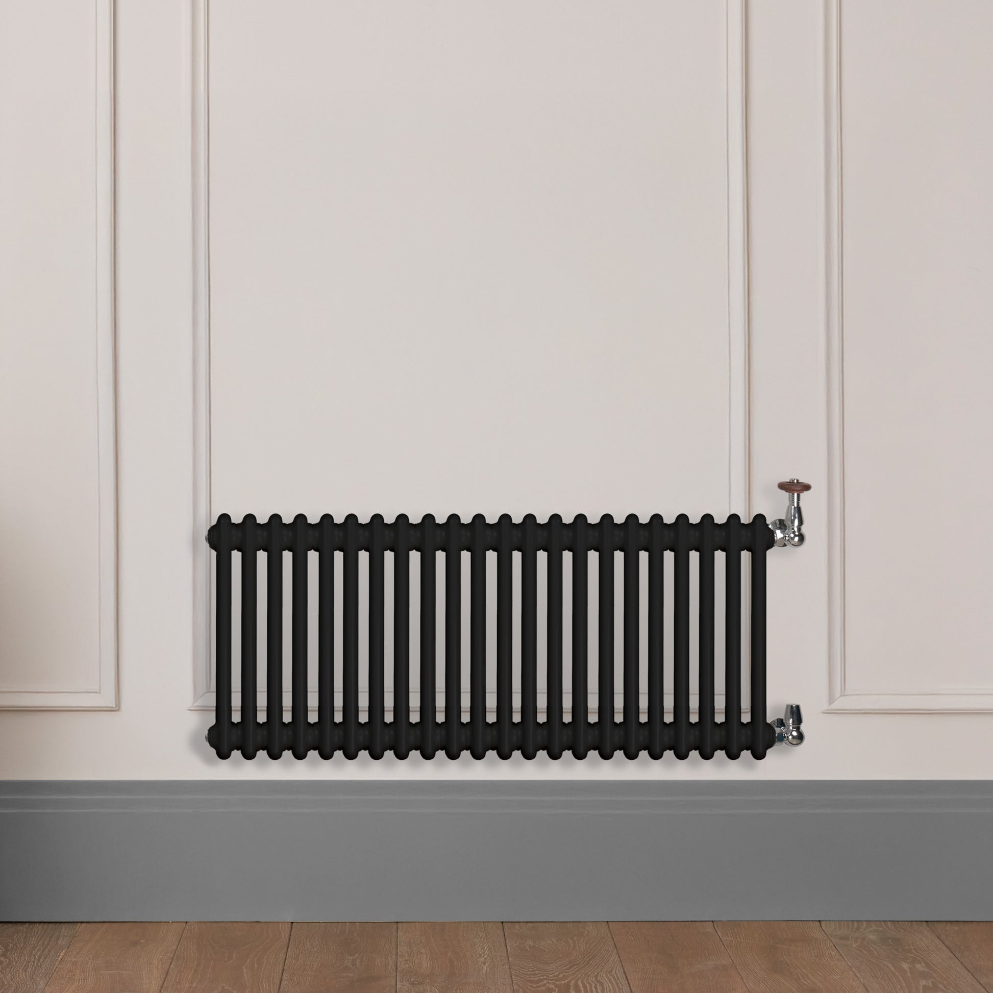 Grzejnik Dekoracyjny Żeberkowy - 3 Kolumnowy Czarny - 426x1010mm, Designerski grzejnik na ścianie wyłożonej panelami Empire