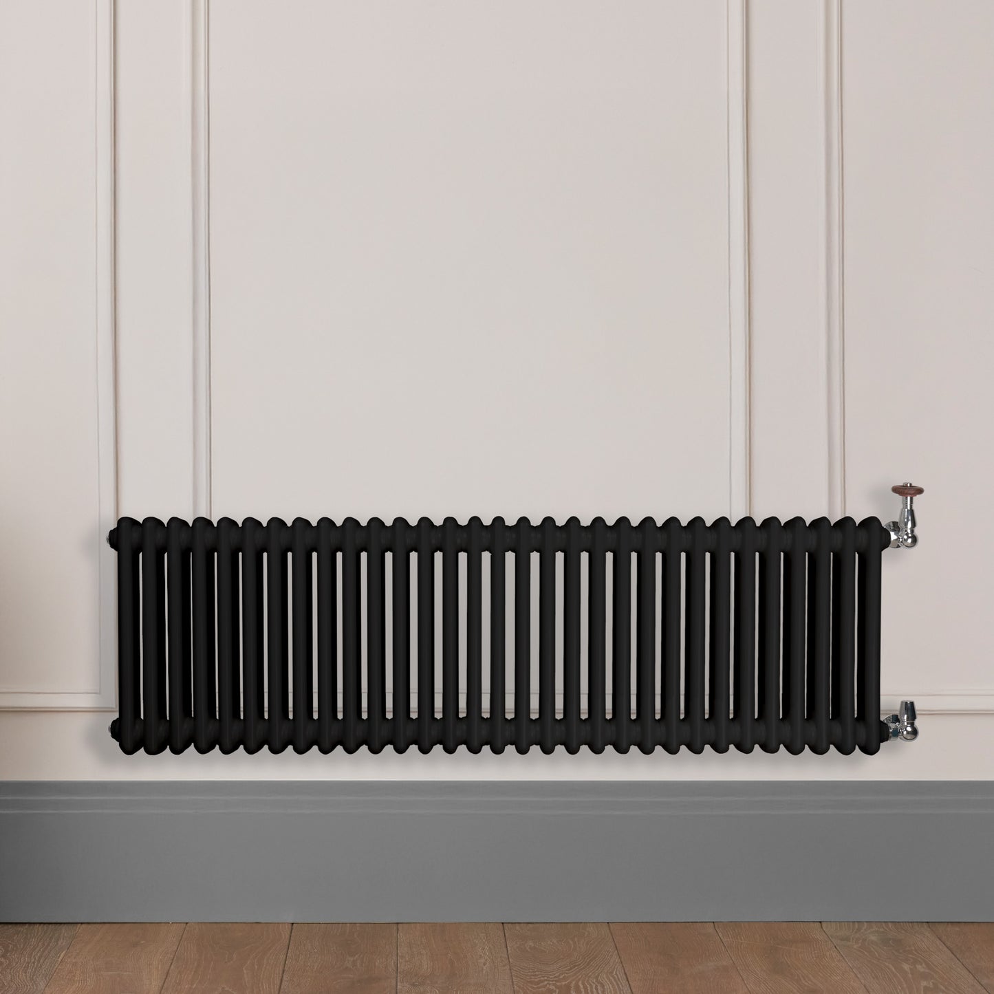Grzejnik Dekoracyjny Żeberkowy - 3 Kolumnowy Czarny - 426x1415mm, Designerski grzejnik na ścianie wyłożonej panelami Empire