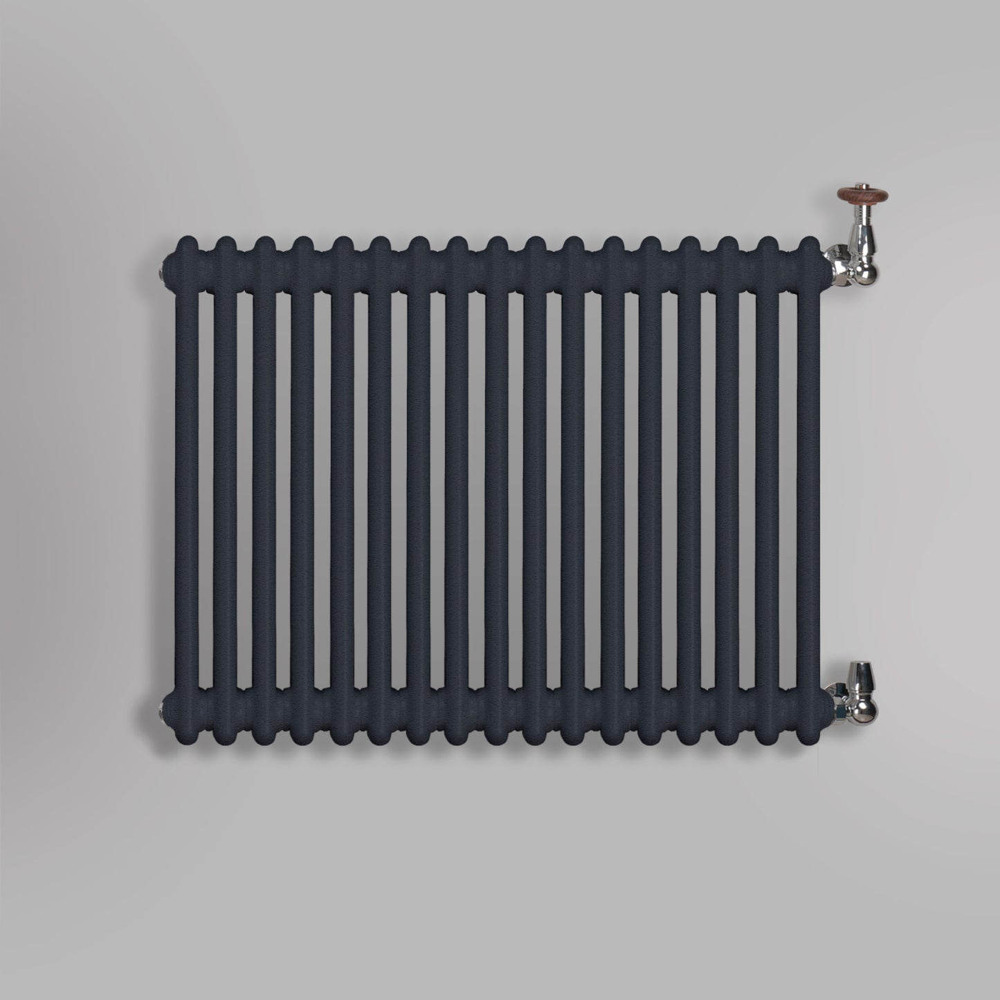 Grzejnik Dekoracyjny Żeberkowy - 3 Kolumnowy Antracytowy - 576x785mm, gładkie tło firmy Empire