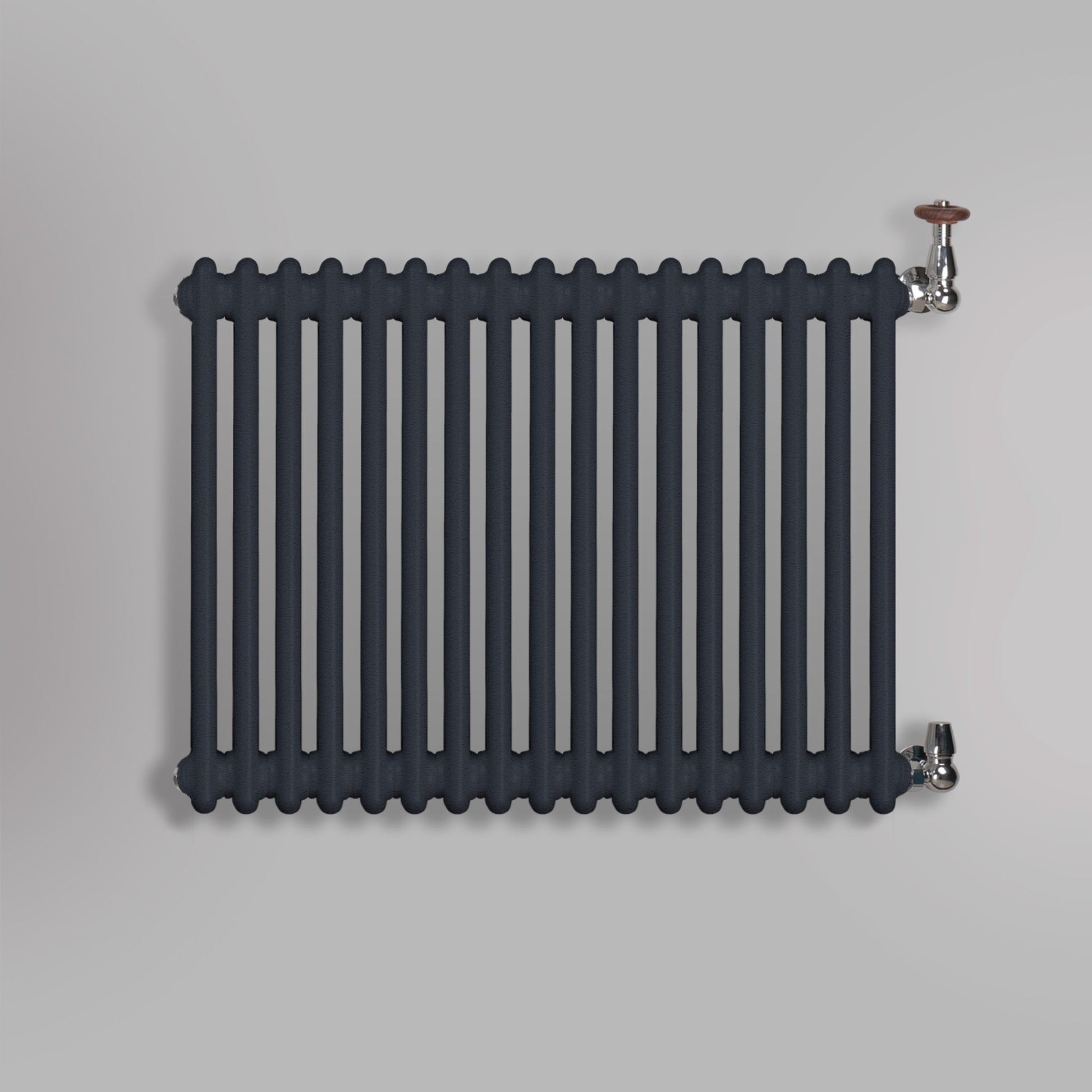 Grzejnik Dekoracyjny Żeberkowy - 3 Kolumnowy Antracytowy - 576x785mm, gładkie tło firmy Empire