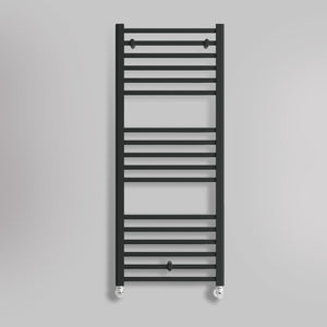 Grzejnik Łazienkowy Drabinkowy - Czarny - 1200x500mm, gładkie tło firmy Lazzarini