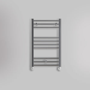 Grzejnik Łazienkowy Drabinkowy - Chrom - 800x500mm, gładkie tło firmy Lazzarini