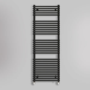 Grzejnik Łazienkowy Dekoracyjny - Czarny - 1450x500mm, gładkie tło firmy Lazzarini