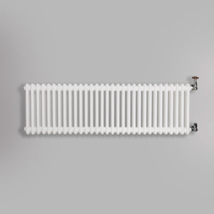 Grzejnik Dekoracyjny Żeberkowy - 3 Kolumnowy Biały - 426x1415mm, gładkie tło firmy Empire