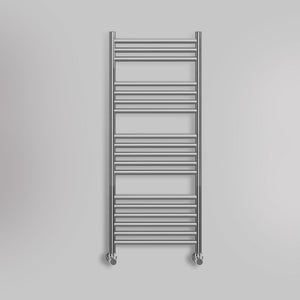 Grzejnik Łazienkowy - Stalowy - 1200x500mm, gładkie tło firmy Heissmann