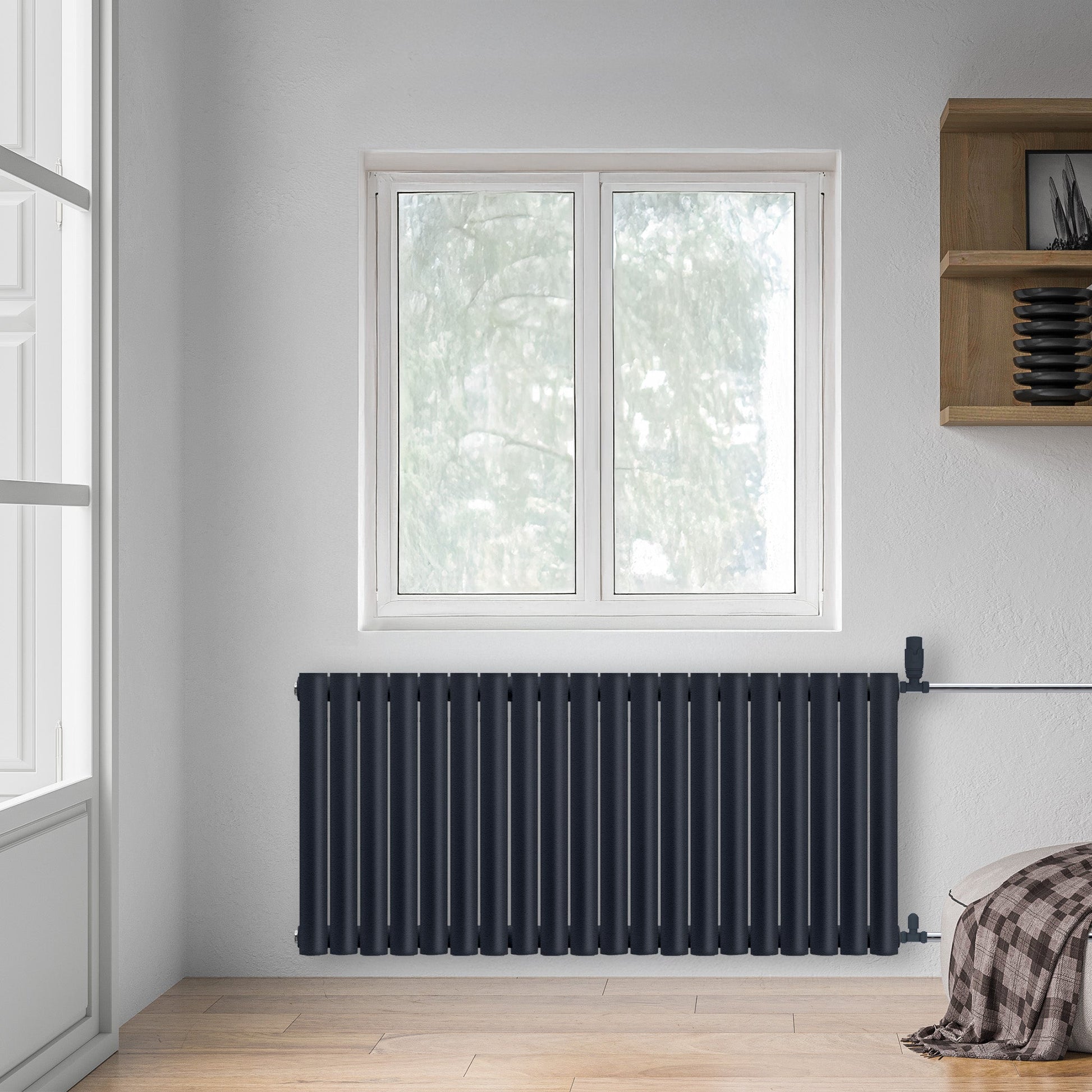 Grzejnik Dekoracyjny - Owalny Podwójny Kolumnowy Antracytowy - 660x1180mm, poziomy grzejnik w sypialni firmy Heissmann