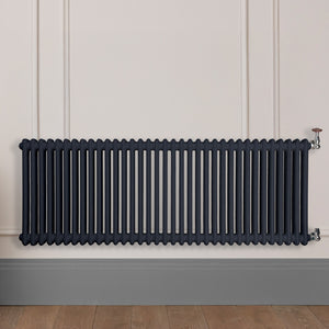 Grzejnik Dekoracyjny Żeberkowy - 2 Kolumnowy Szary - 576x1595mm, Designerski grzejnik na ścianie wyłożonej panelami Empire