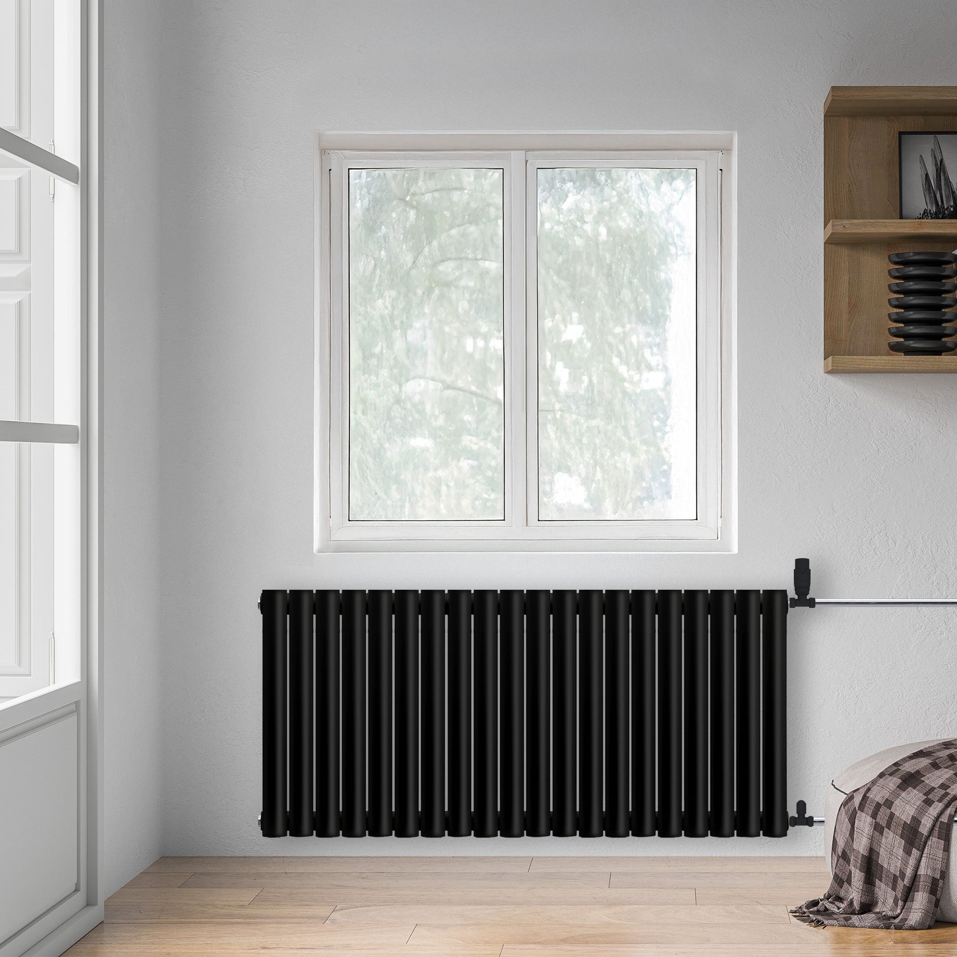 Grzejnik Dekoracyjny - Owalny Podwójny Kolumnowy Czarny - 660x1180mm, grzejnik we współczesnej sypialni firmy Heissmann