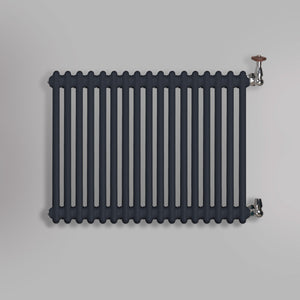 Grzejnik Dekoracyjny Żeberkowy - 3 Kolumnowy Antracytowy - 576x785mm, gładkie tło firmy Empire