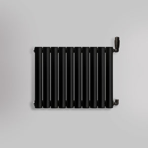 Grzejnik Dekoracyjny - Owalny Kolumnowy Czarny - 545x590mm, gładkie tło